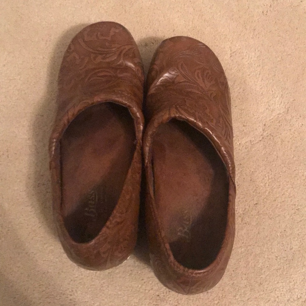 Clogs